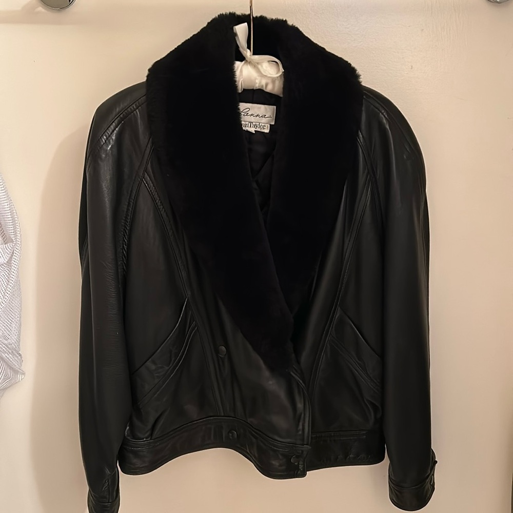 Vintage Black Leather Bomber Jacket with Black Shearling Collar 1990’s
